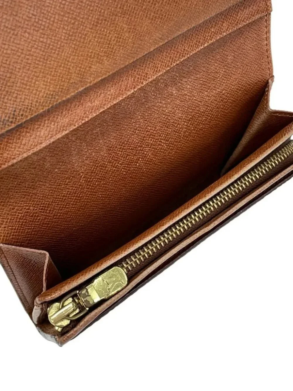 Louis Vuitton accessories	none note	